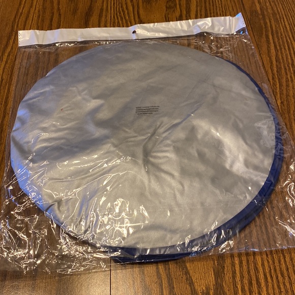 Collapsing Sunshade for Windshield - Picture 2 of 3